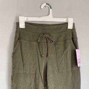 NWT! Wild Fable Olive Green Joggers with Pockets